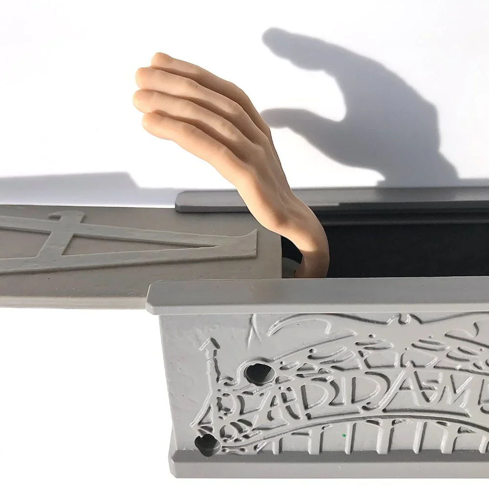 The Addams Family THING Burger King toy 2019 hand coffin Thing T. Thing Adams - Picture 4 of 16